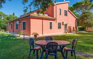 Pet Friendly Apartment In Roccastrada With Wifi