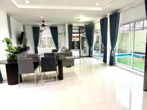 Warisa Happy Pool Villa Near Pattaya Beach