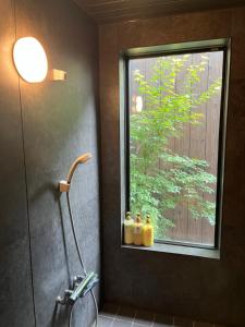 Spacious 3-Bedroom Private House - 6 Mins to Momodani Station