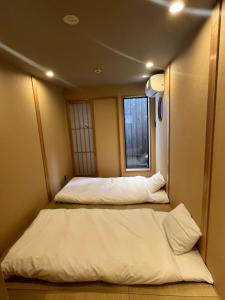Spacious 3-Bedroom Private House - 6 Mins to Momodani Station