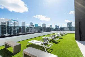 Sky Estate Penthouse- Pool Parking Amenities