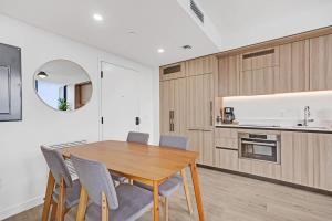 Sky Estate Penthouse- Pool Parking Amenities