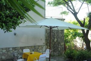 Room in pitoresque village Tisno