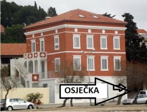 Room in pitoresque village Tisno