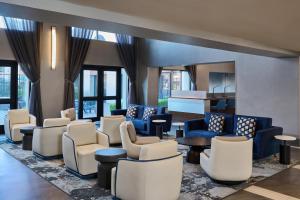 DoubleTree by Hilton Newark-Fremont
