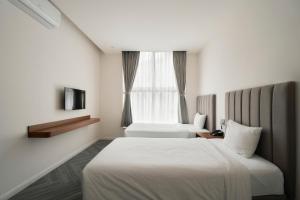 Len Hotel