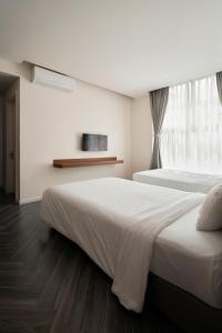 Len Hotel