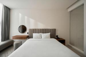 Len Hotel