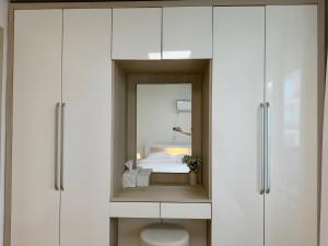 Healing stay just 3 minutes on foot from Gwanghwamun, within walking distance to Myeongdong, Gyeongbokgung, and Insadong