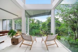 Casca - 3BR Luxury Villa Setraduta with Waterfall View