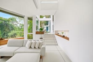 Casca - 3BR Luxury Villa Setraduta with Waterfall View