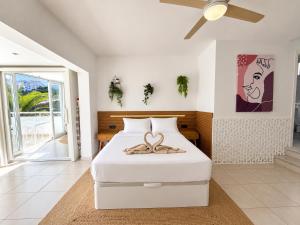 Elegant Sunny Terrace by Olax Rentals