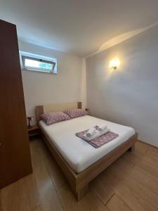 2 bedroom apartment with free parking