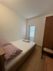 2 bedroom apartment with free parking