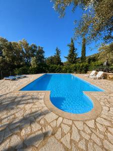 Ulysse77-Cozy Sea View House with Garden and Pool