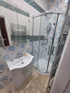 Spacious Double Room In Central Stoke