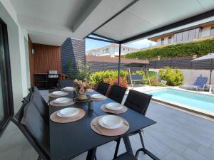 Villa Calypso, private pool with heating and salt water