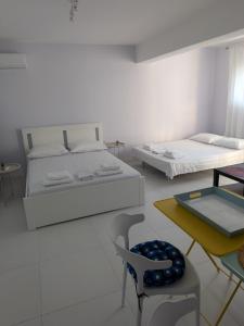 Aristi s Cozy Seaside Apartment Nea Iraklitsa