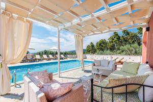 Luxury Villa with Private Pool in Skopelos, Spacious & Private, Villa Amaryllis By Kardous