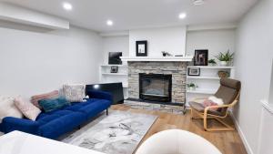 Cozy 2 bedroom Basement Suite