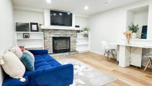 Cozy 2 bedroom Basement Suite