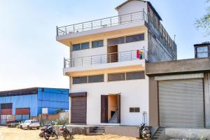 SPOT ON Hotel Pushp Niwas