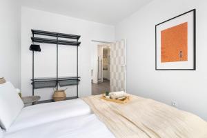 Unique 2-Bedroom Apartment with Balcony Parking by Renters Prestige