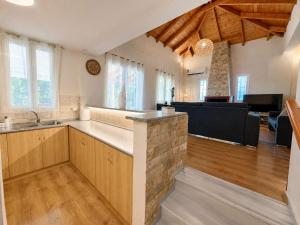 Villa Mare Lechaio - A Beachside Hideaway