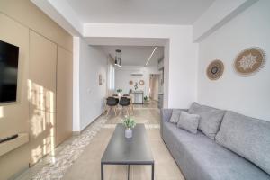 Zaklin home 1