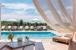 Luxury Villa with Private Pool in Skopelos, Spacious & Private, Villa Amaryllis By Kardous