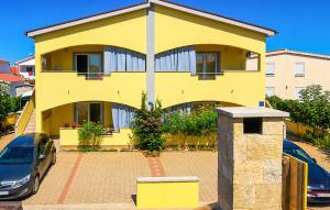 2 Bedroom Pet Friendly Apartment In Vir