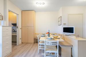 Home Cotolivier 59 with Balcony & Parking - Happy Rentals