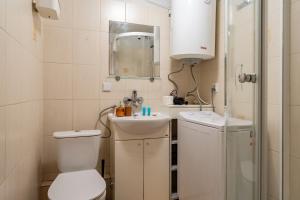 Heart of Gdańsk Mariacka Apartment by BookingHost