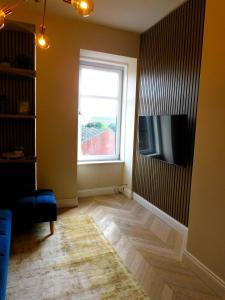 Stylish West End Apartment Newly Refurbished Sleeps 4