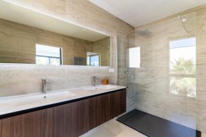 Villa Camarines new villa pool walk to beach