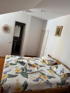 Casa cu flori