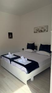 Amels Apartments Comfortable Family Stay Near Orikum Beach