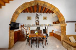 IOANNAS ARCH HOUSE a