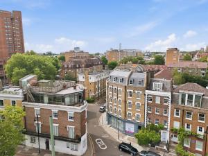 Cheyne Sequoia l A Luxury Chelsea Retreat