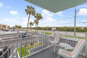 Sea Coast Gardens III 215
