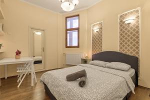Soft Light Apartment with Balcony and Self Check-in