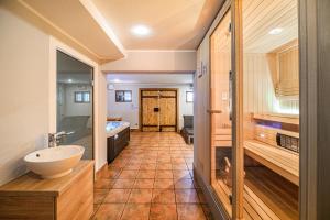 Andys Holiday Home with HotTub & Sauna