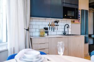 Elegant 1-Bedroom Studio with Luxury Finishes