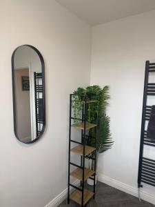 Percy Home - NEW 2 Br 1 Bath Hollidays andContractors