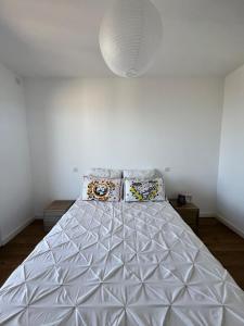 Cozy T2 with sea view, private parking - city center