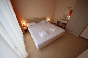 Apartment with Pool View in Royal Sun