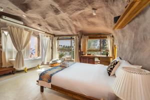 OXY Cave Homestay Mũi Né