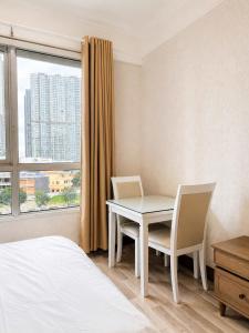 The Manor 2 - Stylish Studio with Pool, Cafés & Prime Location Near D1