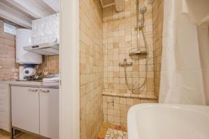 Balastro Design Rooms - Venice City Center