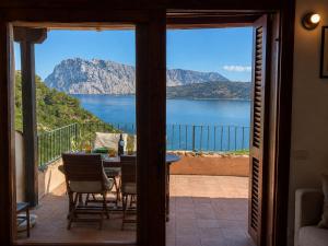 Punta Est - Trilo Corallo Piscina e Vista Mare